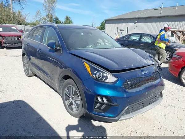 KNDCE3LC5N5518704 2022 KIA NIRO - Image 1
