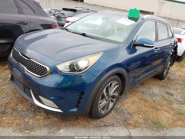 KNDCE3LC6H5038143 2017 KIA NIRO - Image 2