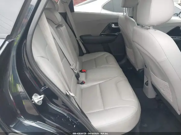 KNDCE3LC6H5048381 2017 KIA NIRO - Image 8