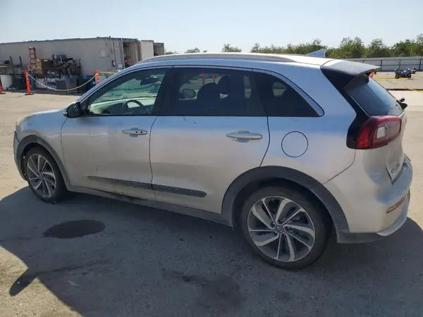 KNDCE3LC6H5050437 2017 KIA NIRO - Image 2
