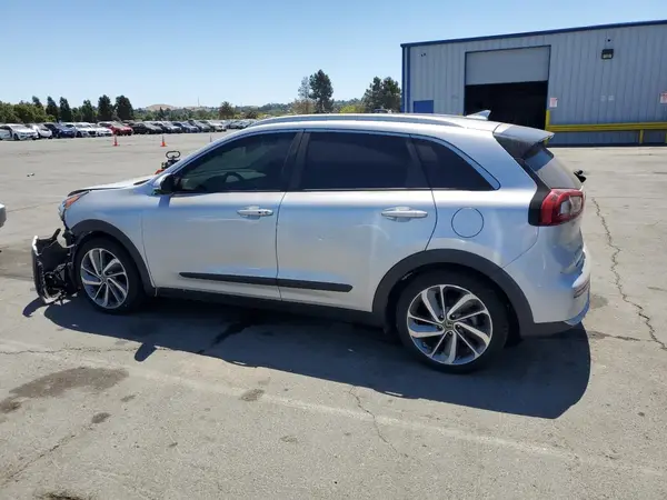 KNDCE3LC6H5054133 2017 KIA NIRO - Image 2