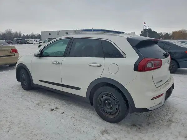 KNDCE3LC6H5060742 2017 KIA NIRO - Image 2