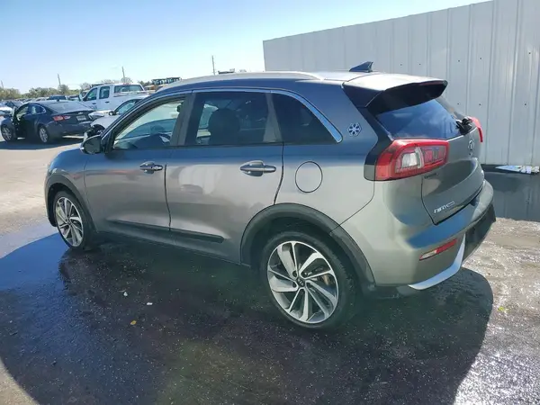 KNDCE3LC6H5069974 2017 KIA NIRO - Image 2