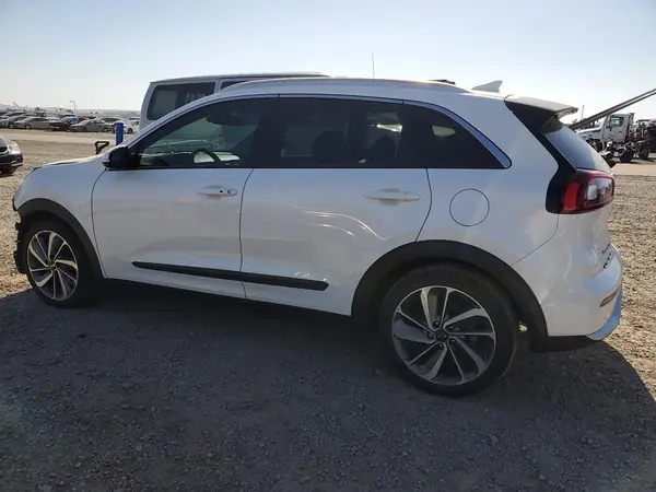 KNDCE3LC6H5076083 2017 KIA NIRO - Image 2