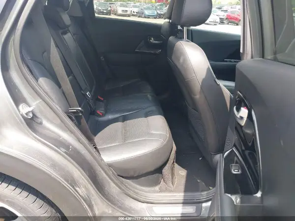 KNDCE3LC6H5088752 2017 KIA NIRO - Image 8
