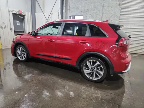 KNDCE3LC6H5090565 2017 KIA NIRO - Image 2