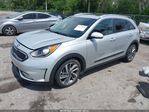 KNDCE3LC6J5116877 2018 KIA NIRO - Image 2