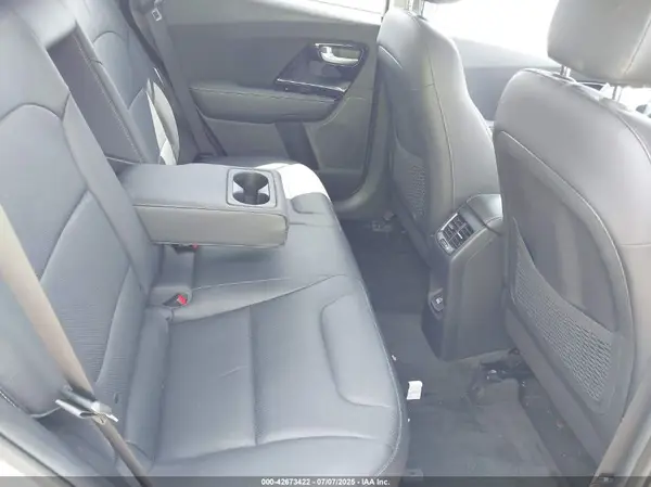 KNDCE3LC6J5116877 2018 KIA NIRO - Image 8