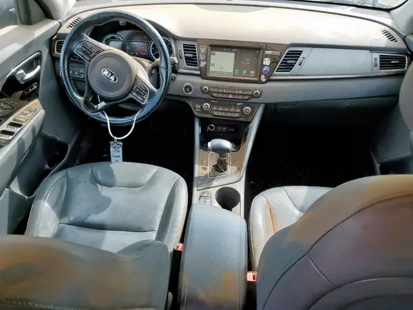 KNDCE3LC6J5119505 2018 KIA NIRO - Image 8