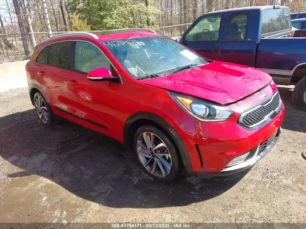 KNDCE3LC6J5119973 2018 KIA NIRO - Image 1