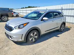 KNDCE3LC6J5126664 2018 KIA NIRO