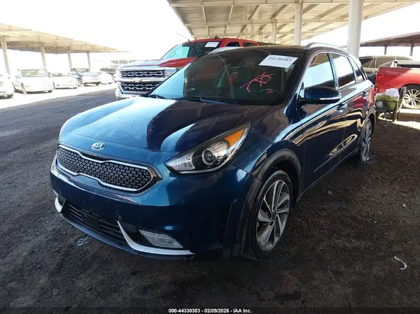 KNDCE3LC6J5126907 2018 KIA NIRO - Image 2