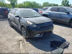 KNDCE3LC6J5136322 2018 KIA NIRO