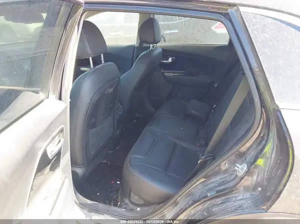 KNDCE3LC6J5136322 2018 KIA NIRO - Image 8