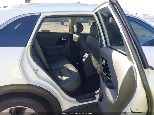 KNDCE3LC6K5303229 2019 KIA NIRO - Image 8