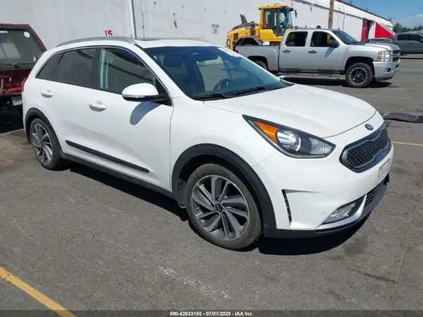KNDCE3LC6K5324775 2019 KIA NIRO - Image 1