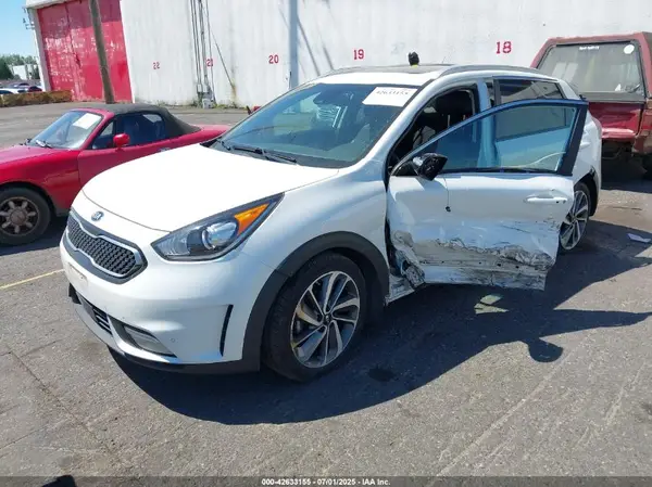KNDCE3LC6K5324775 2019 KIA NIRO - Image 2