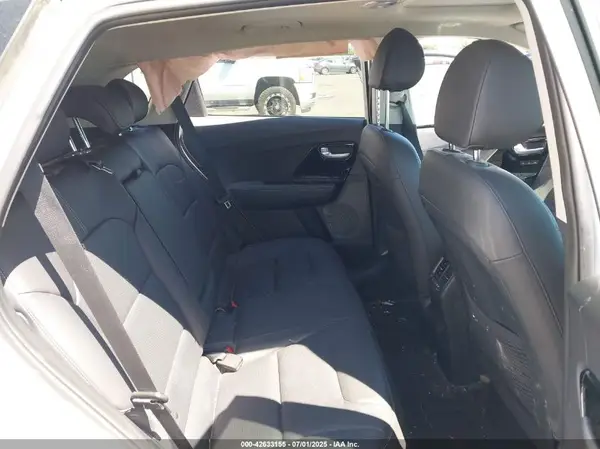 KNDCE3LC6K5324775 2019 KIA NIRO - Image 8