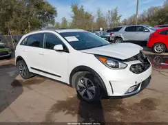 KNDCE3LC6K5336781 2019 KIA NIRO