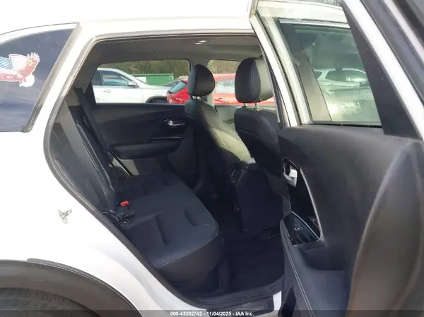 KNDCE3LC6K5336781 2019 KIA NIRO - Image 8
