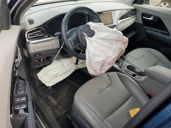 KNDCE3LC6M5483704 2021 KIA NIRO - Image 8