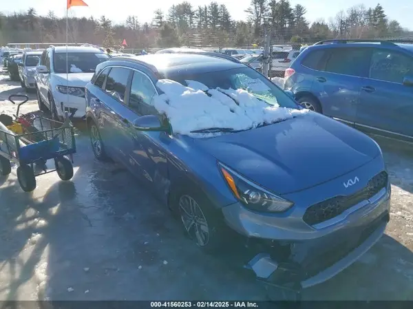 KNDCE3LC6N5493909 2022 KIA NIRO - Image 1