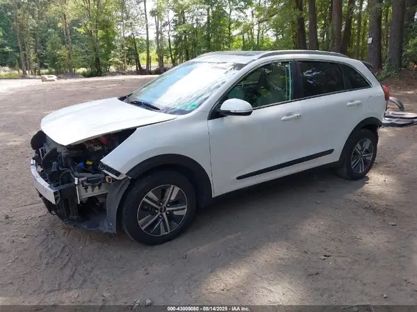 KNDCE3LC6N5537276 2022 KIA NIRO - Image 2