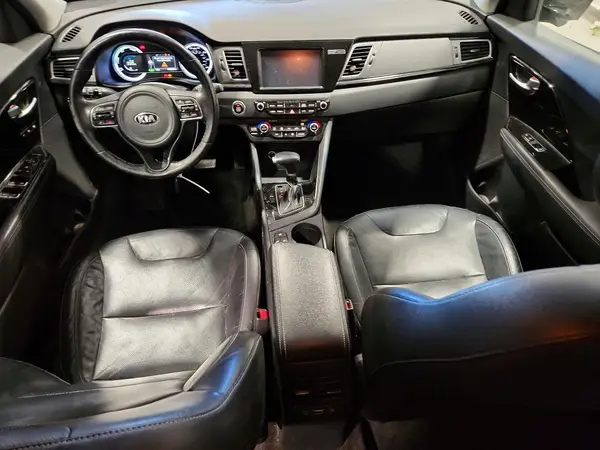 KNDCE3LC7H5041276 2017 KIA NIRO - Image 8