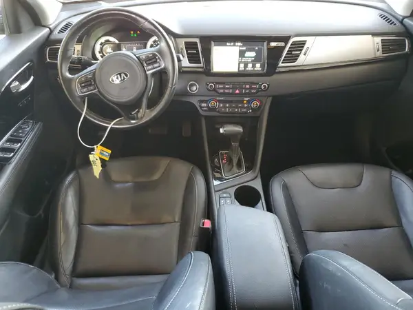 KNDCE3LC7H5049863 2017 KIA NIRO - Image 8