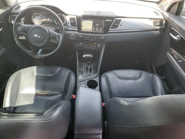 KNDCE3LC7H5053718 2017 KIA NIRO - Image 8
