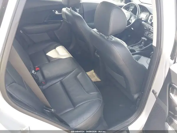 KNDCE3LC7H5057199 2017 KIA NIRO - Image 8
