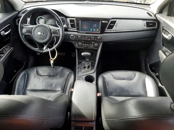 KNDCE3LC7H5057803 2017 KIA NIRO - Image 8