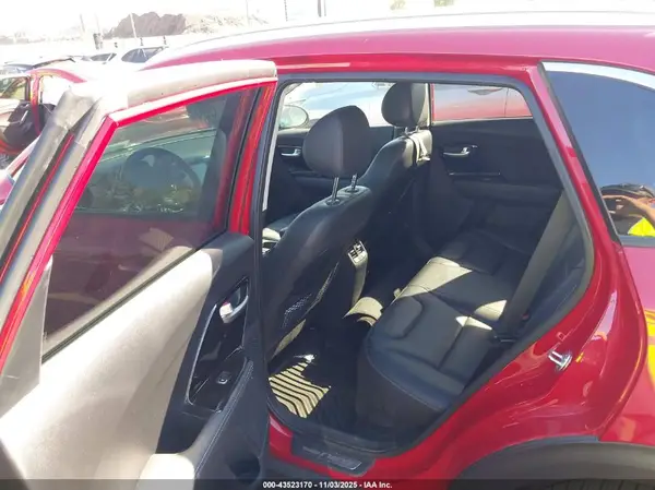 KNDCE3LC7H5061544 2017 KIA NIRO - Image 8