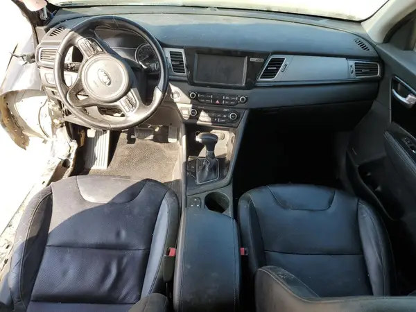 KNDCE3LC7H5077050 2017 KIA NIRO - Image 8