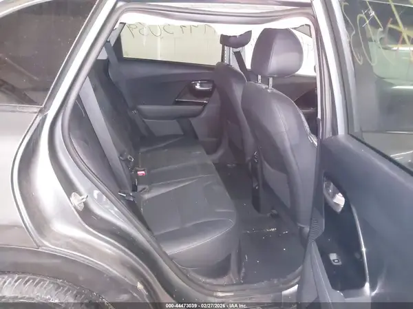 KNDCE3LC7J5122090 2018 KIA NIRO - Image 8