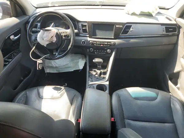 KNDCE3LC7J5126513 2018 KIA NIRO - Image 8