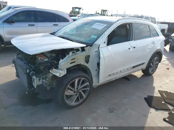 KNDCE3LC7J5179521 2018 KIA NIRO - Image 2