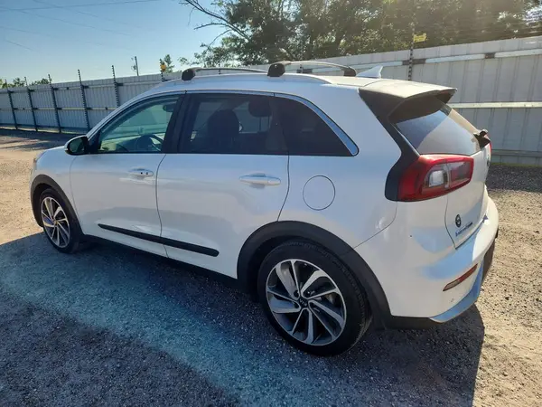 KNDCE3LC7J5187005 2018 KIA NIRO - Image 2