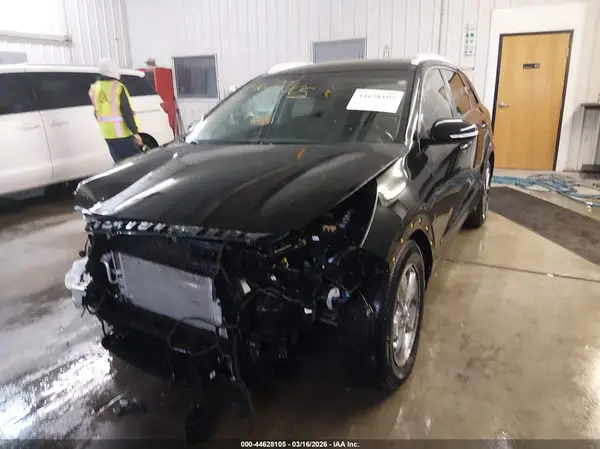 KNDCE3LC7K5264599 2019 KIA NIRO - Image 2