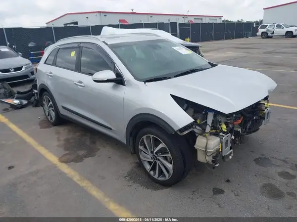 KNDCE3LC7K5322632 2019 KIA NIRO - Image 1