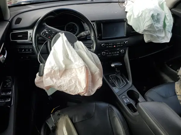 KNDCE3LC8H5041027 2017 KIA NIRO - Image 8