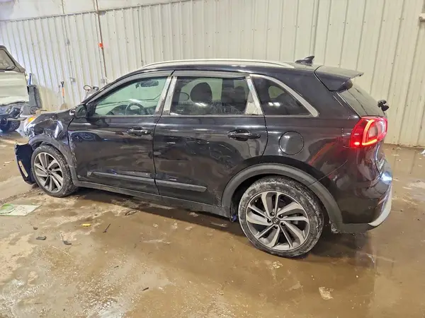 KNDCE3LC8H5044686 2017 KIA NIRO - Image 2