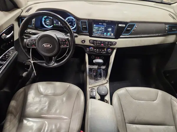 KNDCE3LC8H5044686 2017 KIA NIRO - Image 8