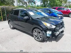 KNDCE3LC8H5047958 2017 KIA NIRO
