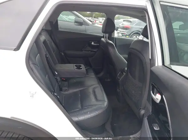 KNDCE3LC8H5051329 2017 KIA NIRO - Image 8