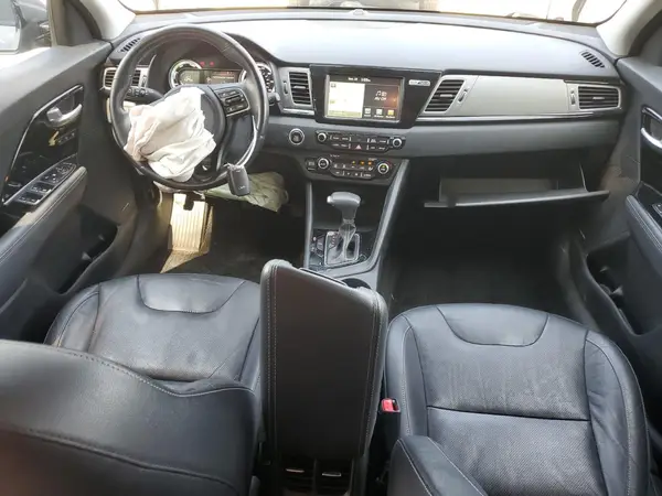 KNDCE3LC8H5054652 2017 KIA NIRO - Image 8