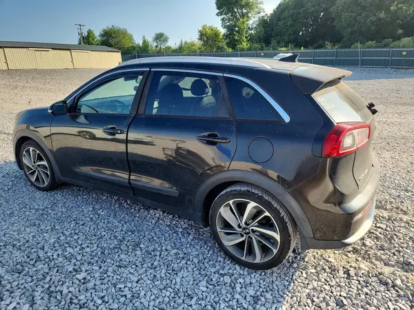 KNDCE3LC8H5063920 2017 KIA NIRO - Image 2
