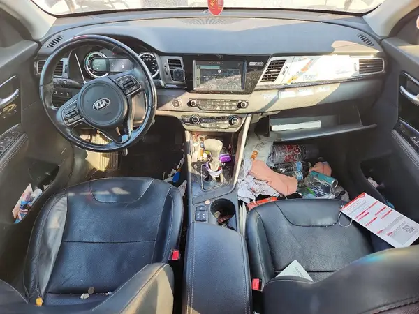 KNDCE3LC8H5063920 2017 KIA NIRO - Image 8