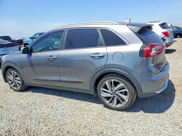 KNDCE3LC8H5075968 2017 KIA NIRO - Image 2