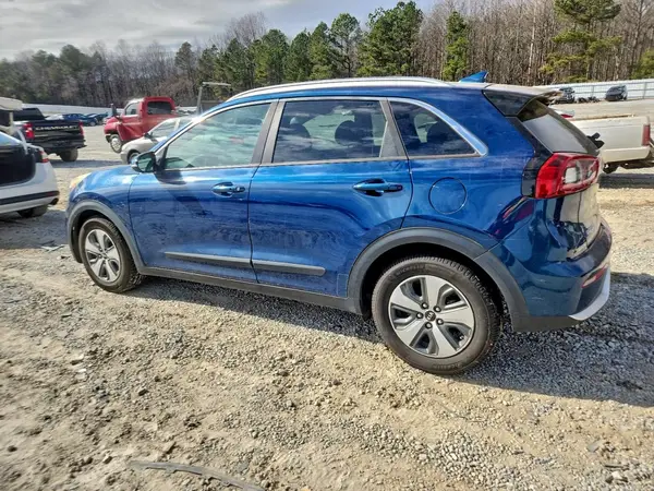 KNDCE3LC8J5108165 2018 KIA NIRO - Image 2